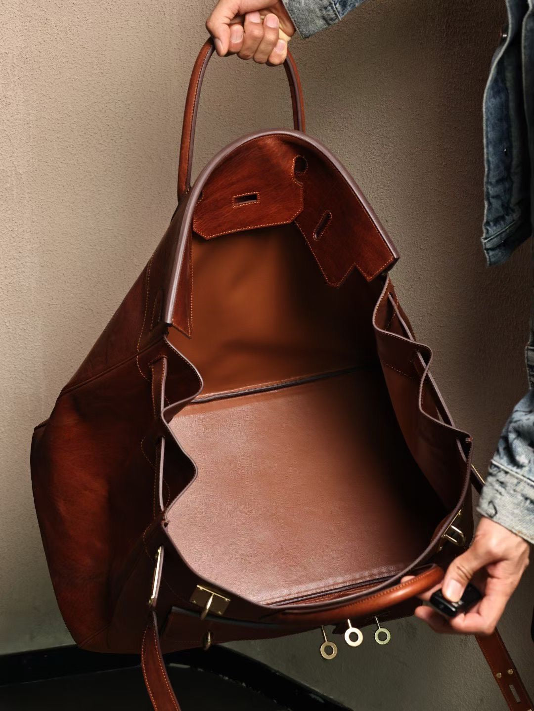 Genine Washed Vintage Cordovan Leather Extra Large Super Big Bag, Jumbo Storage Padlock Business Handbags Office Business Travel Bags