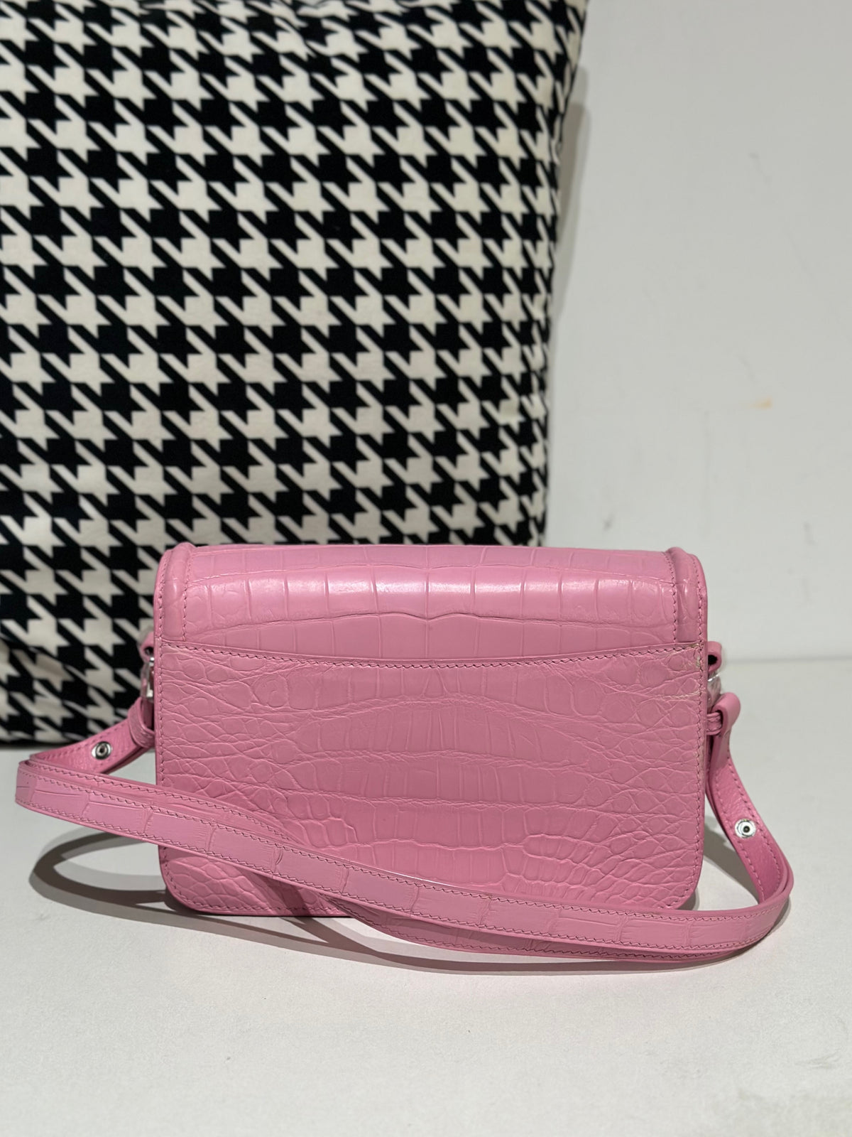 Crocodile Leather Shoulder Messenger Bag Pink WIth Silver Hardware