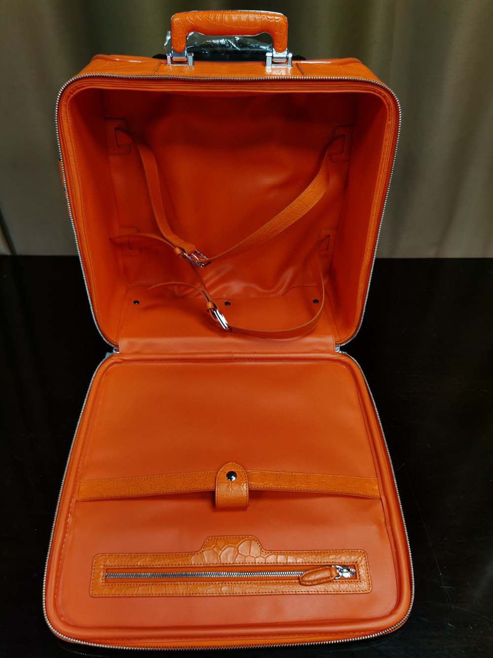 Valigia mini da cabina in pelle di coccodrillo da 15 in arancione