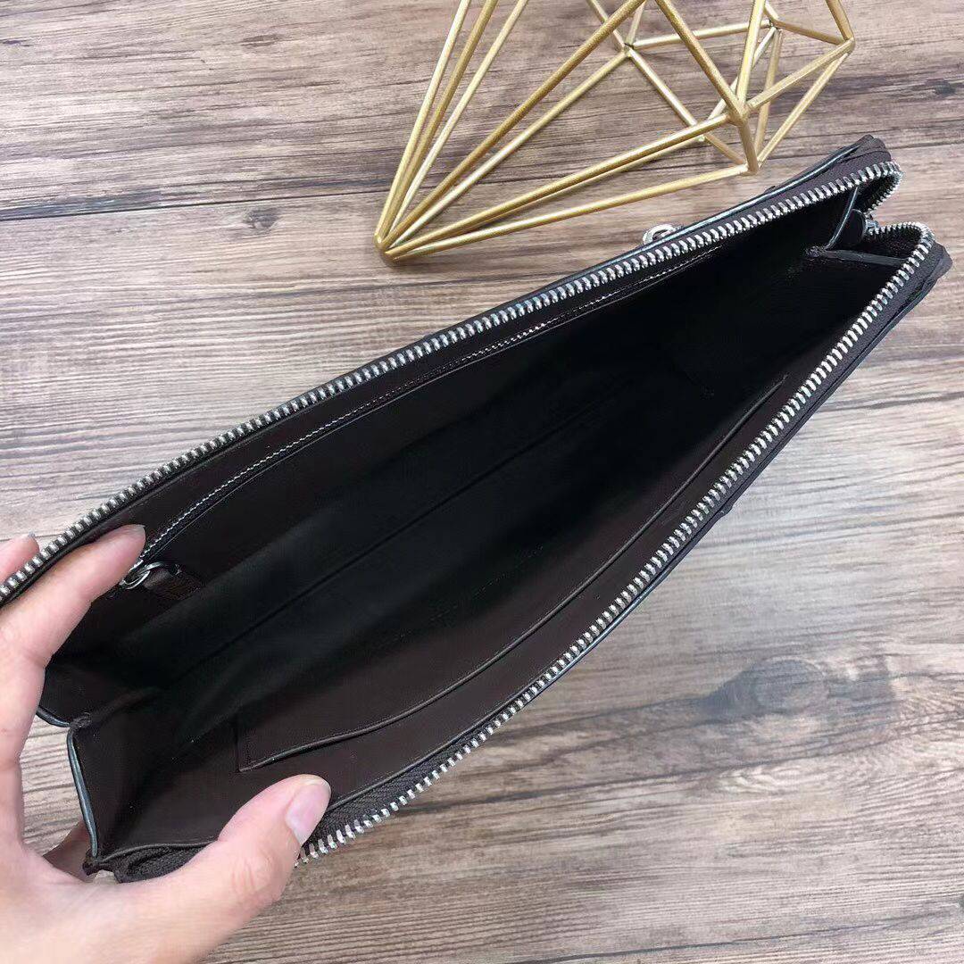 Borsa clutch da uomo in vera pelle di struzzo marrone