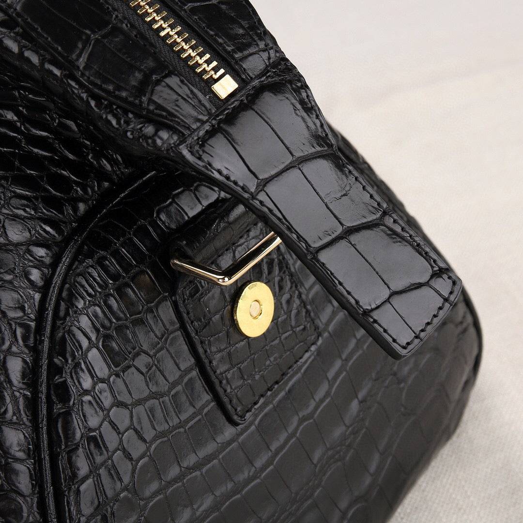 Unisex Classic Genuine Crocodile Belly Leather Travel Duffle Outdoor Leisure Large Capacity Simple Style Bag